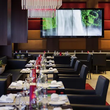 풀맨 콜론 4* 쾰른