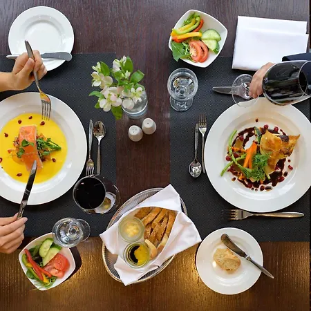 풀맨 콜론 4* 쾰른