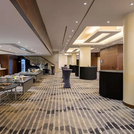 풀맨 콜론 4* 쾰른