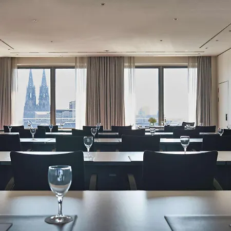 Pullman 4* Köln