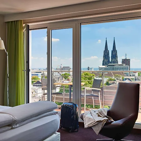 Pullman 4*