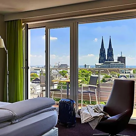 Pullman 4*