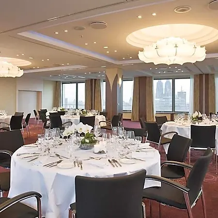 Pullman Szálloda Köln